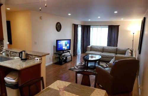 Beautiful Spacious 2 Bedroom, 2 Bathroom Condo - Foto 29