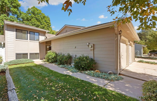 Mid-century Mod Retreat Lakefront Trails, Quiet - Photo 1