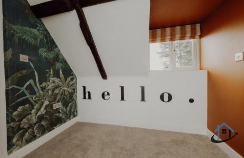 Apt 5 Manor House - 3 Bed 2 bathroom sleeps 5 parking wifi - Photo 2