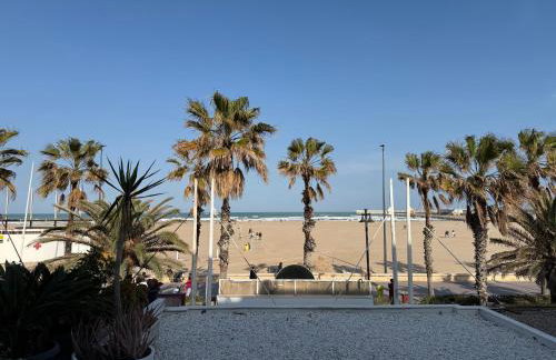 Exclusive beachfront apartment - Foto 16