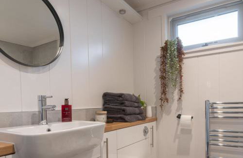 Chalet Loch Leven Lodge 25 East by Interhome - Photo 52