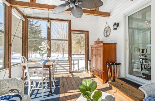 Newly Renovated Cottage 5 mins from Beach! - Foto 47