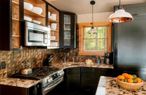 Secluded Catskills 3BR with Hot Tub & Roof Deck - Foto 6
