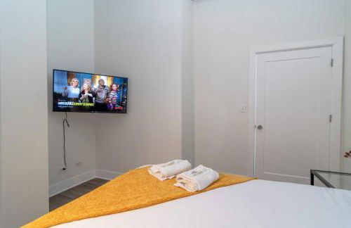 McCormick Place 2BR Stylish Suite with Optional Parking and Gym for up to 8 guests Near Soldier Field and Grant Park - Foto 9