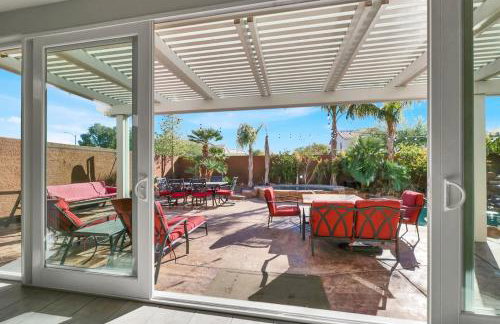 Lux 3BR Oasis Near Strip with Heated Pool and Jacuzzi - Photo 25