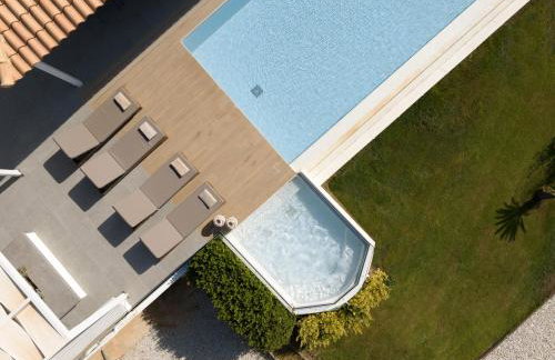 Alba Bianca Villa, Family Retreat with Heated Pool By ThinkVilla - Foto 4