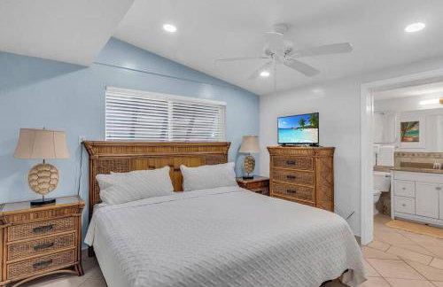 Villa Bella Newly Remodeled With Private Dock and Pool & Cabana Club Access - 7 night minimum stay - Foto 15