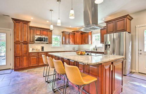 Dock and Jet Ski Slip Lakeside Sunrise Beach Home! - Foto 8