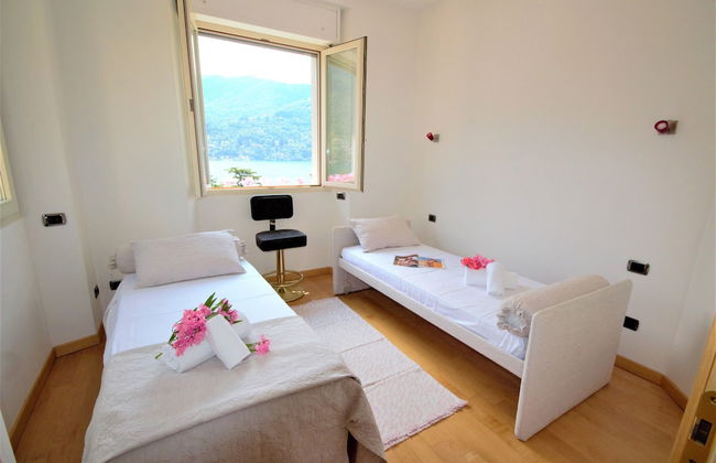 Villa Oliveto with Pool and Lake view - Photo 4