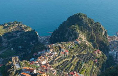 Admiring Amalfi - Photo 11