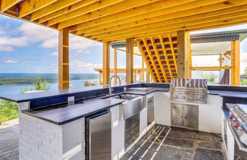 Luxe Home with Panoramic Greers Ferry Lake Views - Photo 34