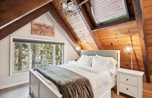 Cobalt Cabin by Tahoe Getaways - Beautifully Remodeled Pet Friendly 3 BR with Hot Tub & EV - Foto 17