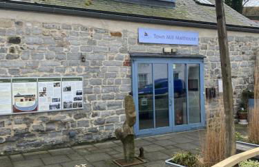 Reduced rates for this month! Beautiful cottage, 3 stories high with upstairs courtyard and set in an amazing location! The fantastic newly developed Town Mill with restaurants and craft shops on your doorstep Also only 2 minutes to the sea! , Sleeps 4 - Photo 23