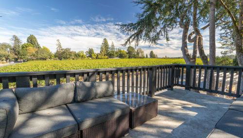 Relaxing 3BR Home with Vineyard View Rooftop Deck and Game Room - Foto 2