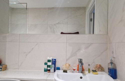 Stylish and spacious new flat - Foto 9