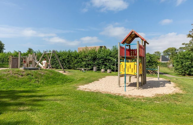 Holiday Home in De Punt With Pool & Garden - Photo 15