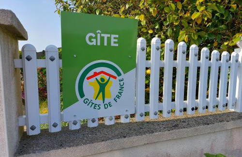 TY ANN maison avec jardin clos de mur, à proximité des commerces et à 3km des plages - Foto 4