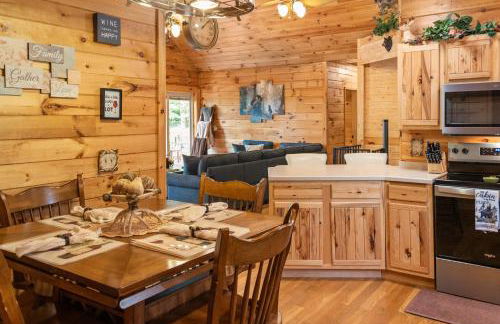 Mountain Views - Firepit - Gas Fireplace - Sleeps 15 - Foto 25