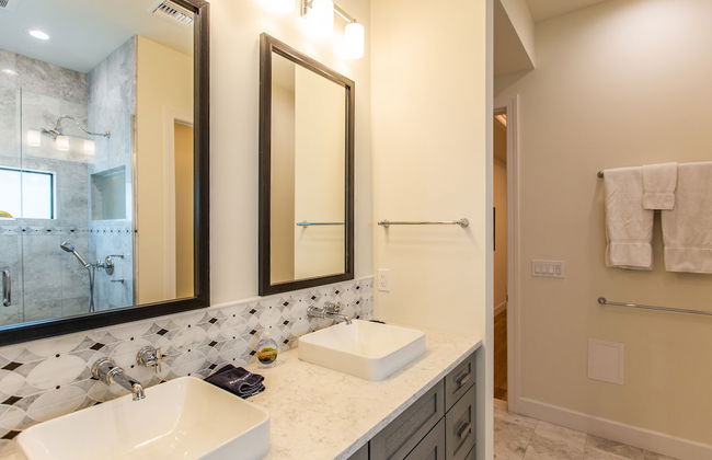 Sorrento Luxury Vacation Home: Expansive 5-Bedroom, 4.5-Bath Retreat with Private Pool, Hot Tub, and Pet-Friendly Accommodations – Just a Short Walk from Stunning Vanderbilt Beach - Foto 25