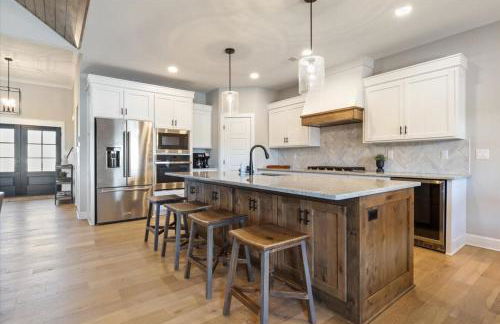 Accessible Lakeside Luxury at the 45mm w/ Private Dock, Sunset Views & More - Foto 19