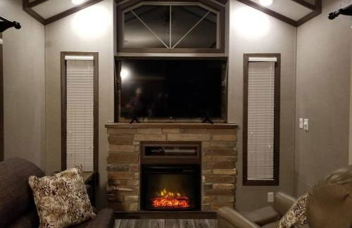 Tiny home with hammock loft BBQ and yard - Foto 2