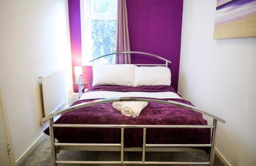 Purple Blossom, 2 bed apartment, Wi-Fi, near Didsbury, free parking - Foto 6