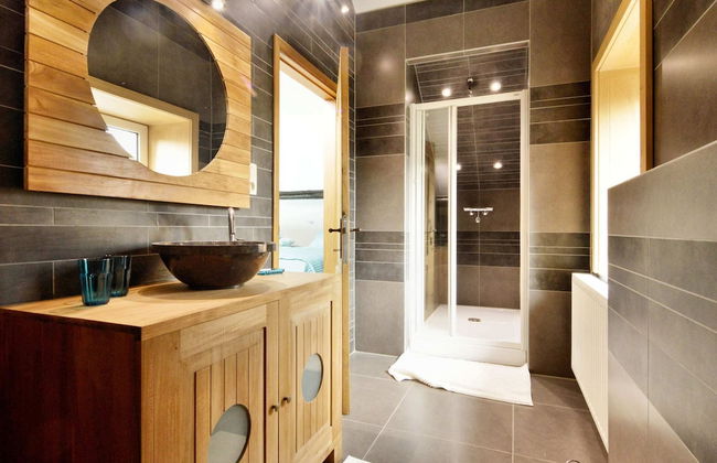 Walk Luxury Stay With Pool - Photo 26