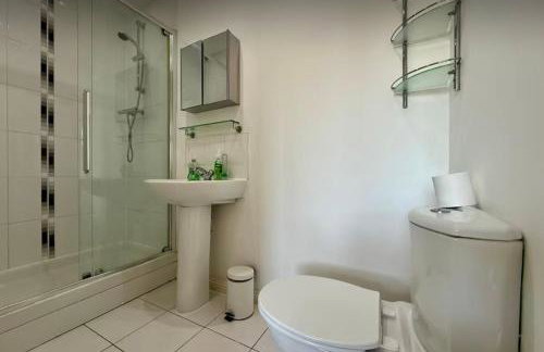 Gt. Marlow TownHouse- Families, Pets & Contractors - Photo 9