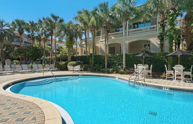 4BR Home, Private Pool, Steps From Beach, Minutes to Top Attractions - Foto 35