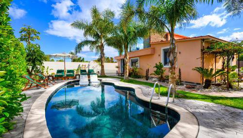 Antonakis Villa Secret Pool & Hot Tub Hideaway - Foto 1, Garden, sunbed, Garden view