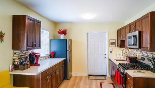 Family, Couples Retreat near Airport, Cruise Port & Beaches - Photo 4