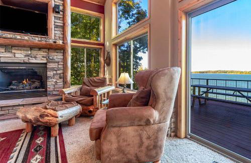 Spacious Leech Lake Home on 2 Private Acres, 200' of lake shore 15 Minutes to Walker with boat lift, dock, swimming, fire pit - Foto 9