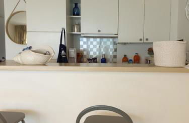 VUE EPOUSTOUFLANTE SUR BANDOL & LA MER 2 pièces, piscine tout confort 4 étoiles, très calme, terrasse spacieuse sans vis à vis, parking privé résidence standing - Foto 23