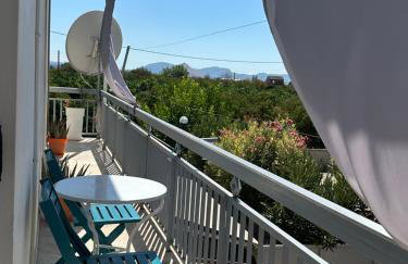 Lidas Golden View-All around veranda apartment - Photo 9