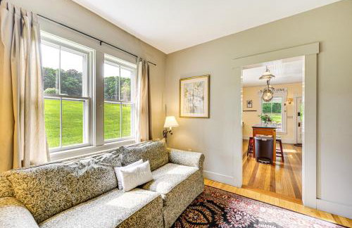 Idyllic Vermont Farmhouse Mtn Views on 200 Acres! - Foto 10