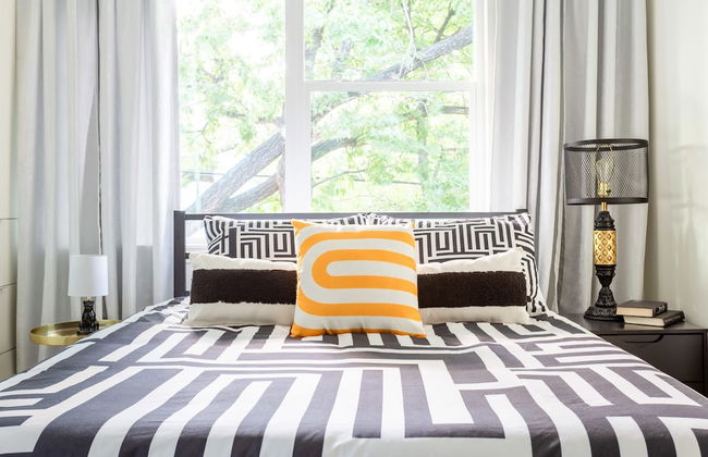 Insta-worthy Two House Corner Compound - Foto 51