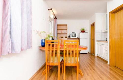 Apartments Ere Zuronja-One-Bedroom Apartment with Sea View 3 - Photo 3