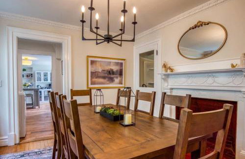 Spacious 6BR close to Portsmouth beaches and UNH - Photo 2