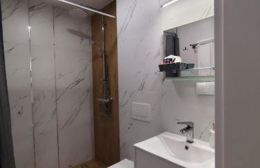 Somewhere Between Apartments - Foto 9