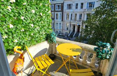 Charming Home with Private Balcony, on 1st floor, with 2 Bathrooms, 3 min walk to Earl's Court Station - Photo 2