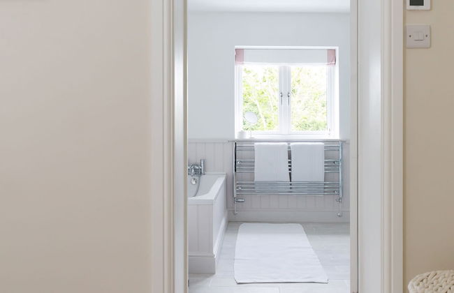 Stunning 5BR Home With Pool - 5 min to Beach - Foto 33