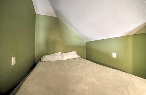 Peaceful Custom Carbondale Home with Deck, Near SIU! - Foto 15