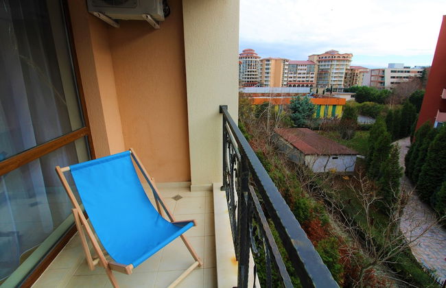 Menada Villa Astoria - Photo 6