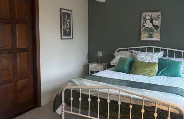 Courtyard House- Luxury Holiday House with floodlit Tennis court - Foto 39