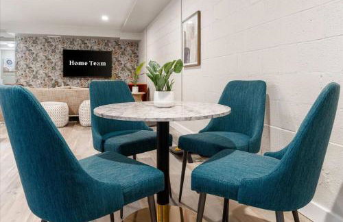 Backyard Oasis Heated Pool Game Room Gazebo - Foto 38