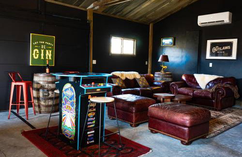 30 Miles to Yellowstone Hot Tub Game Room AC - Foto 7