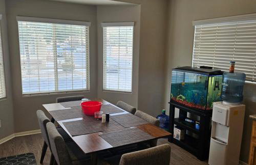 This cute 3 bedroom 2 and half bath is cozy - Photo 29