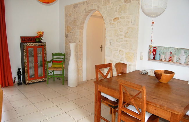 Enticing Villa in Loutra with Private Pool & Garden near Beach - Photo 8