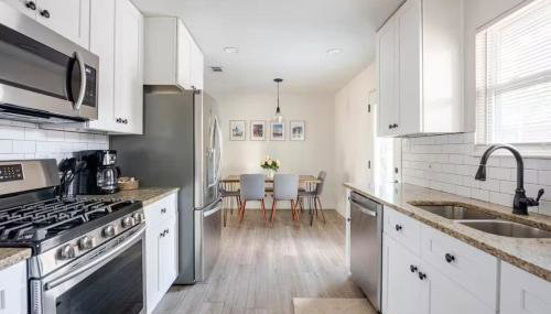 Remodeled 4BR 2BA Steps from Georgetown Square - Foto 4