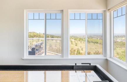 Stunning Escape • Hot Tub Panoramic View Prime Location Hilltop by AvantStay - Photo 10